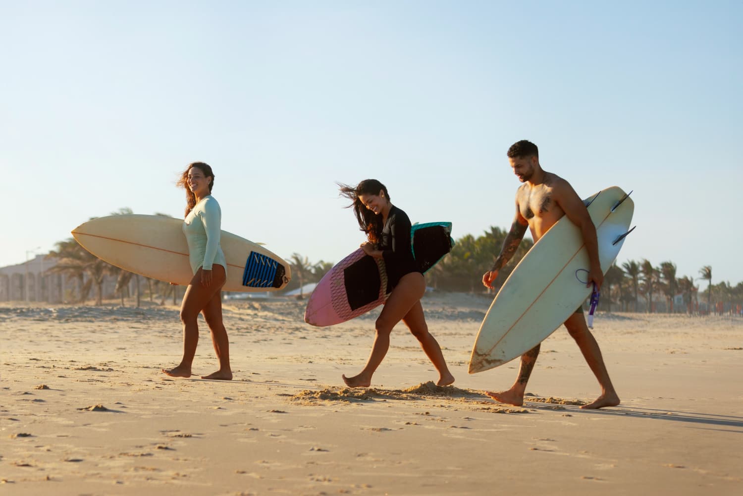 Descubre la experiencia única de aprender surf en una escuela de surf en Asturias